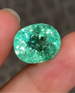 Elektrik mavisi Paraiba turmalin taşı