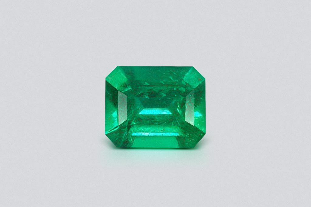 Kolombiya zümrüt yakın çekim - vivid green ton